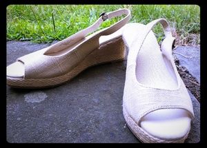 Naturalizer woven wedges